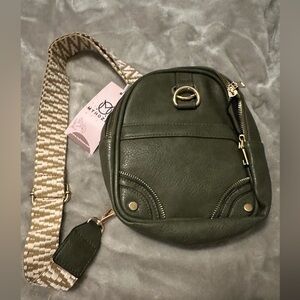 NWT green crossbody bag with gold hardware (Dec17)